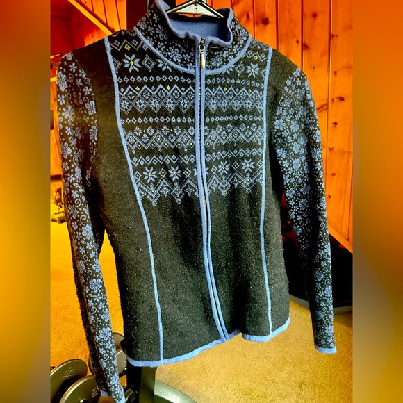 Krimson Klover Cardigan - Picture 1 of 5